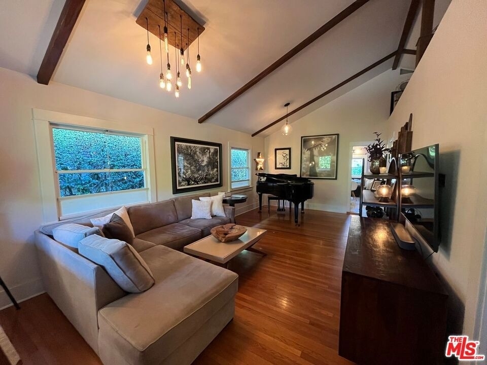 1315 N Mccadden Place - Photo 4