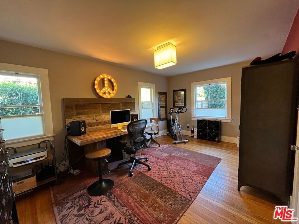 1315 N Mccadden Place - Photo 18