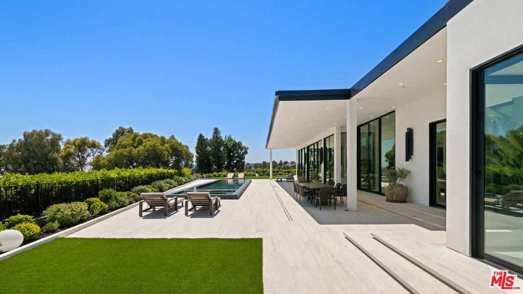 365 Trousdale Place - Photo 56