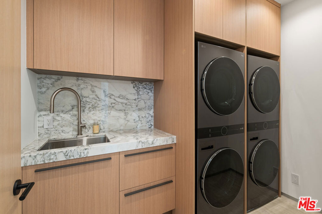 365 Trousdale Place - Photo 46
