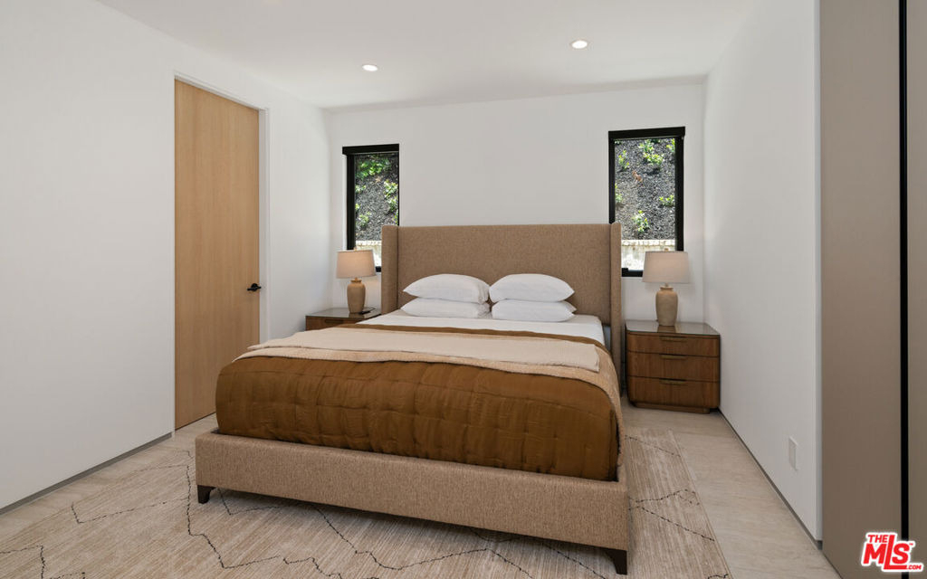 365 Trousdale Place - Photo 40