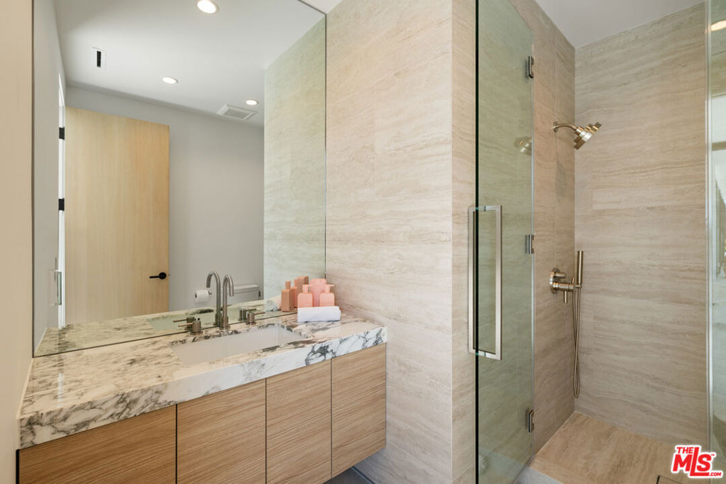 365 Trousdale Place - Photo 44