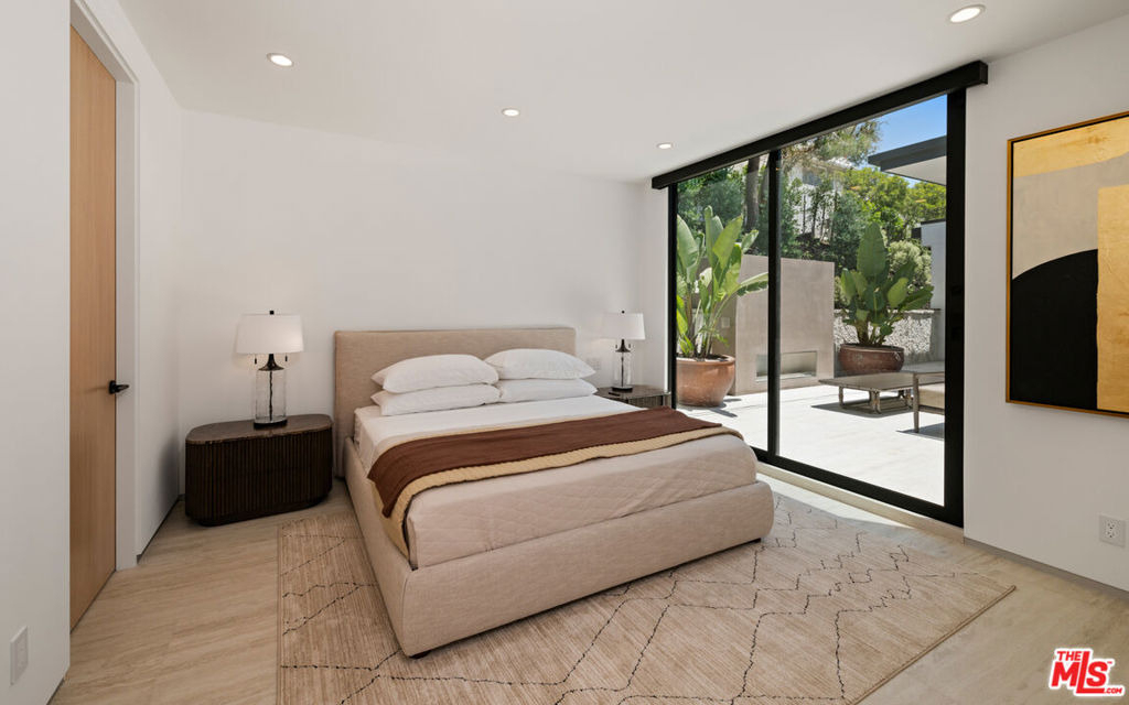 365 Trousdale Place - Photo 39