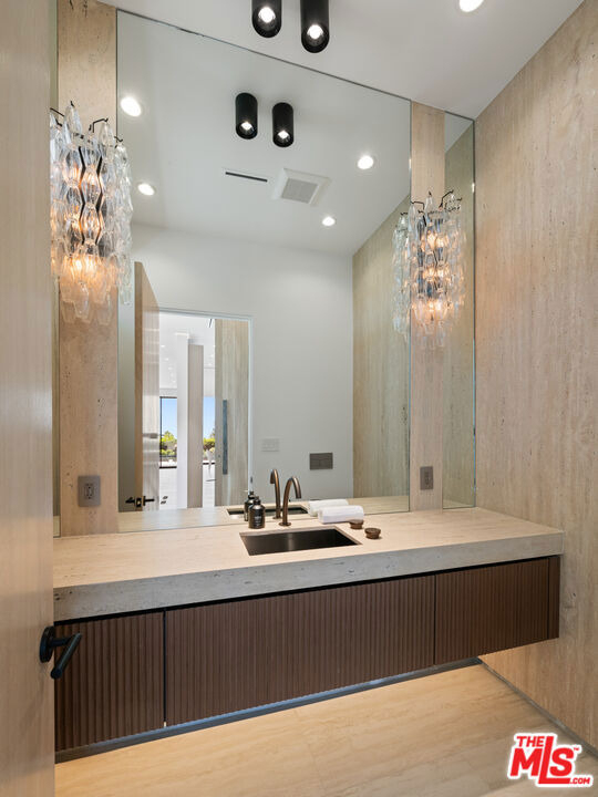 365 Trousdale Place - Photo 47