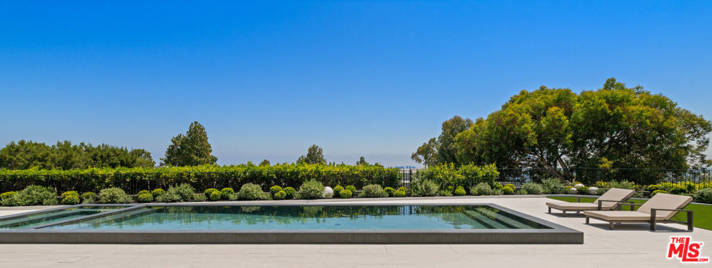 365 Trousdale Place - Photo 13