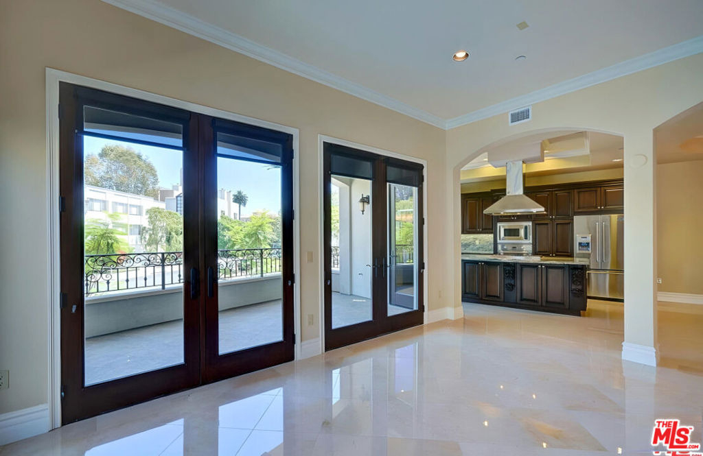 10830 Massachusetts Avenue - Photo 4