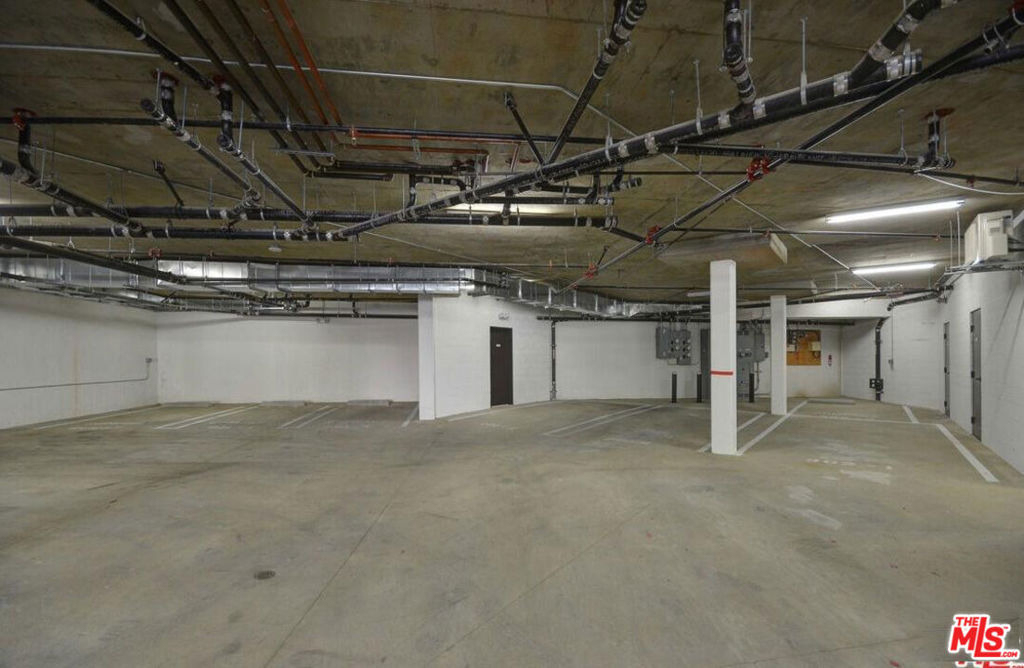 10830 Massachusetts Avenue - Photo 12