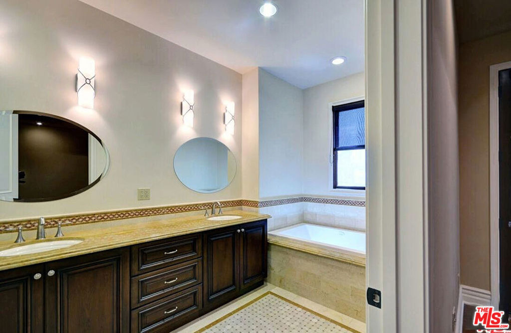 10830 Massachusetts Avenue - Photo 9