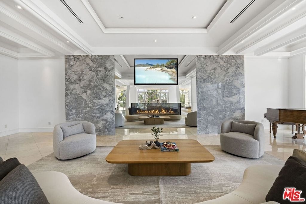 360 Trousdale Place - Photo 5