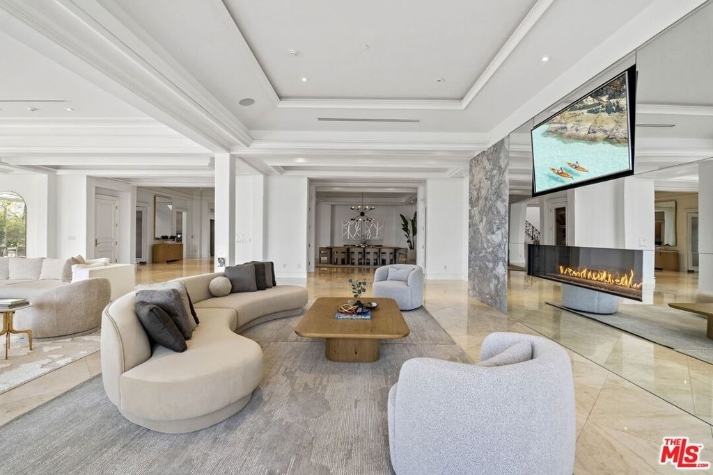 360 Trousdale Place - Photo 6