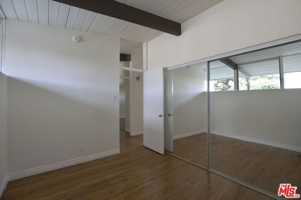11133 Rose Avenue - Photo 8
