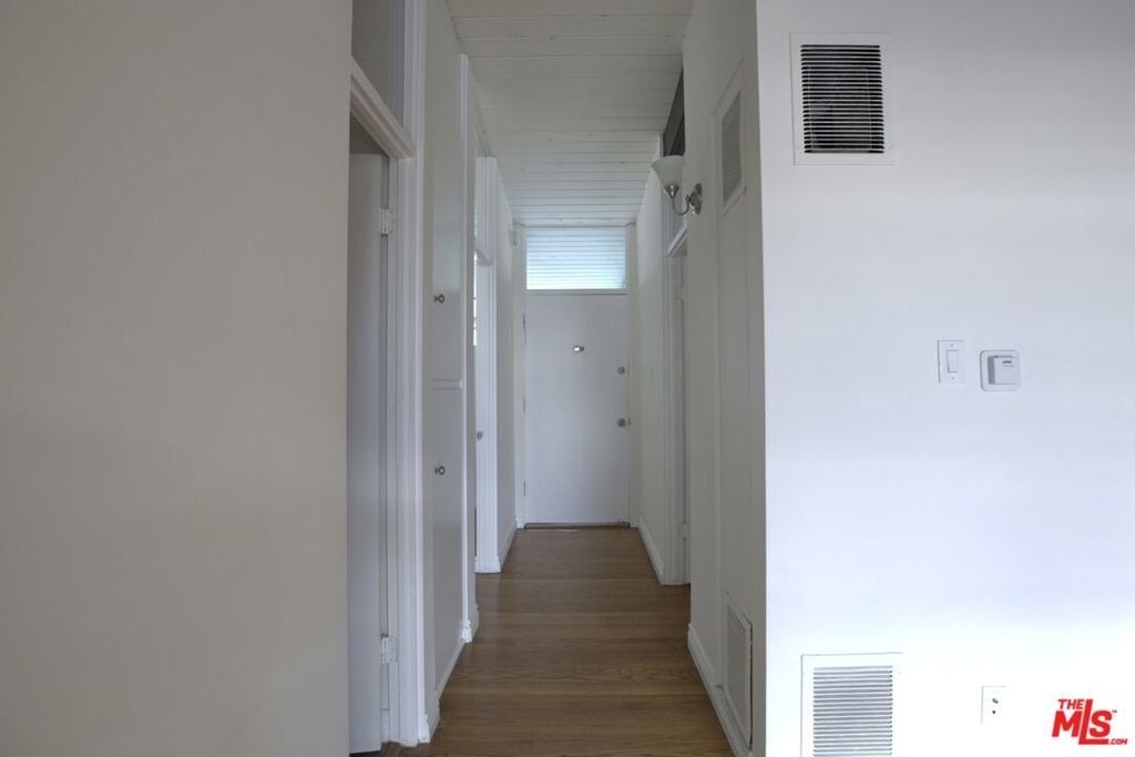11133 Rose Avenue - Photo 1