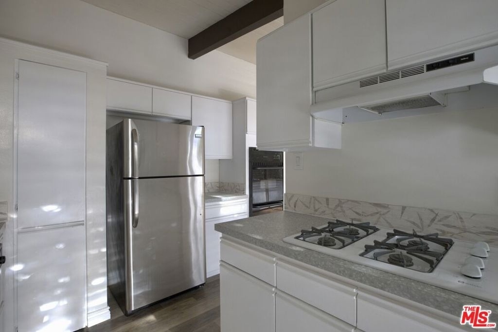11133 Rose Avenue - Photo 6