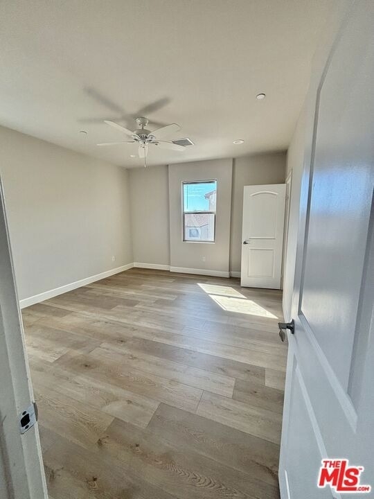 9831 Alburtis Avenue - Photo 29