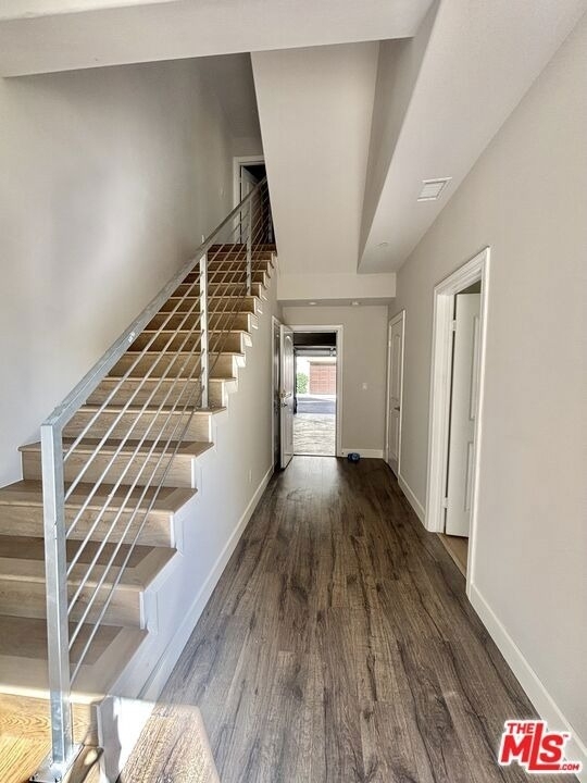 9831 Alburtis Avenue - Photo 25