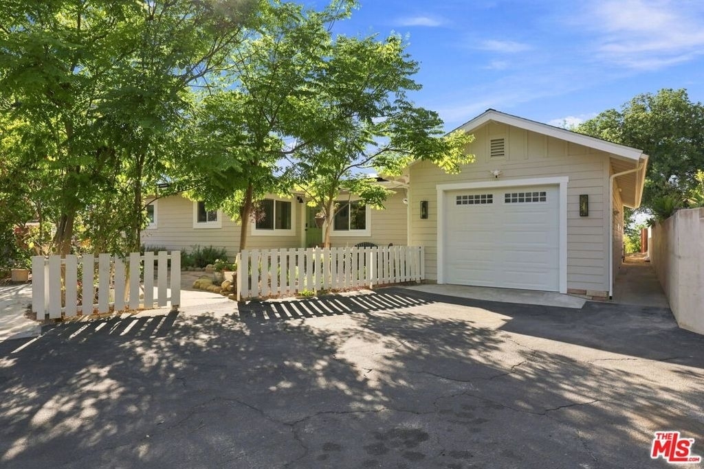 107 Alto Drive - Photo 3