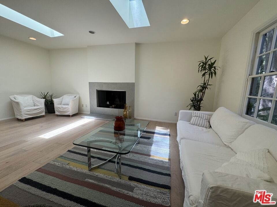 7586 Woodrow Wilson Drive - Photo 5