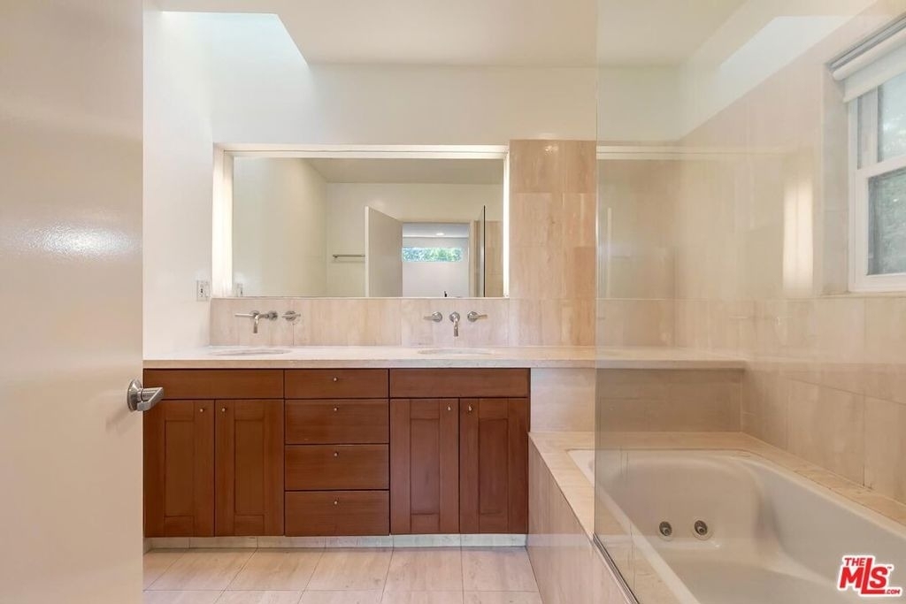 7586 Woodrow Wilson Drive - Photo 13