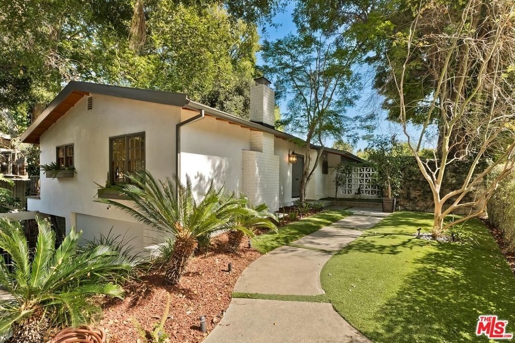 7586 Woodrow Wilson Drive - Photo 1