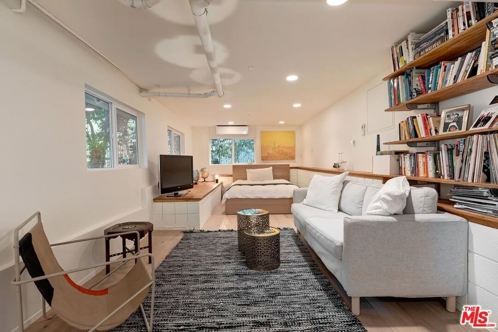 7586 Woodrow Wilson Drive - Photo 23