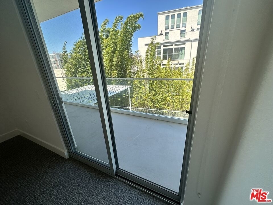 4210 Del Rey Avenue - Photo 13