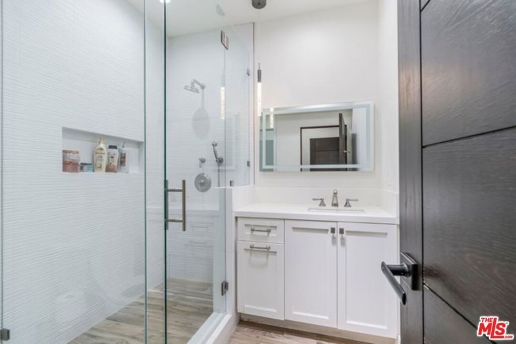 17520 Embassy Drive - Photo 27