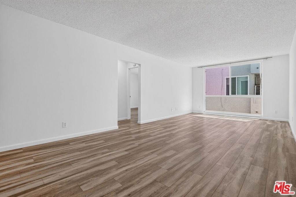 311 Montana Avenue - Photo 12