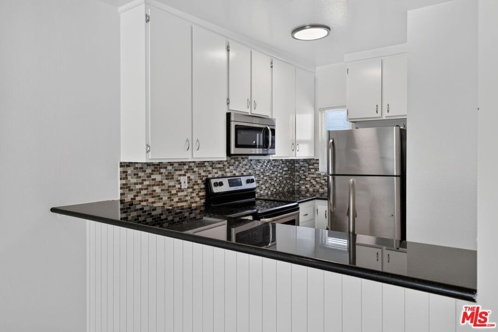 311 Montana Avenue - Photo 10