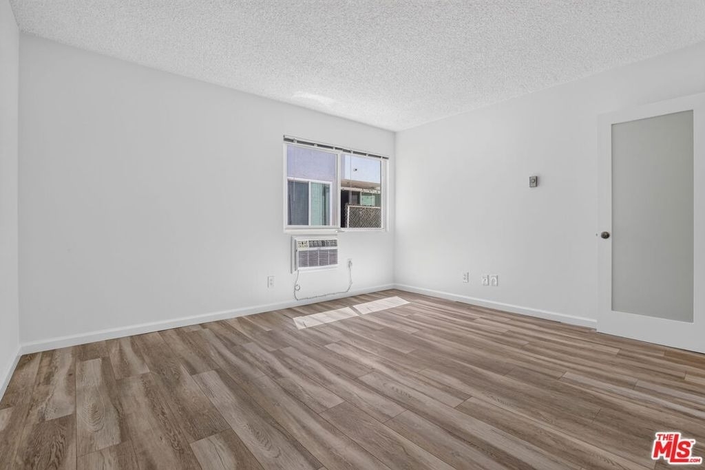 311 Montana Avenue - Photo 17