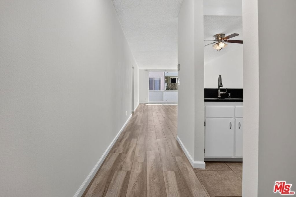 311 Montana Avenue - Photo 3