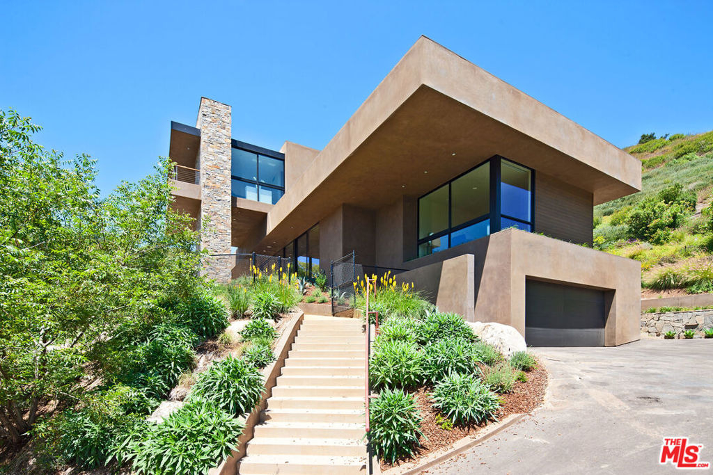 6228 Sycamore Meadows Drive - Photo 2