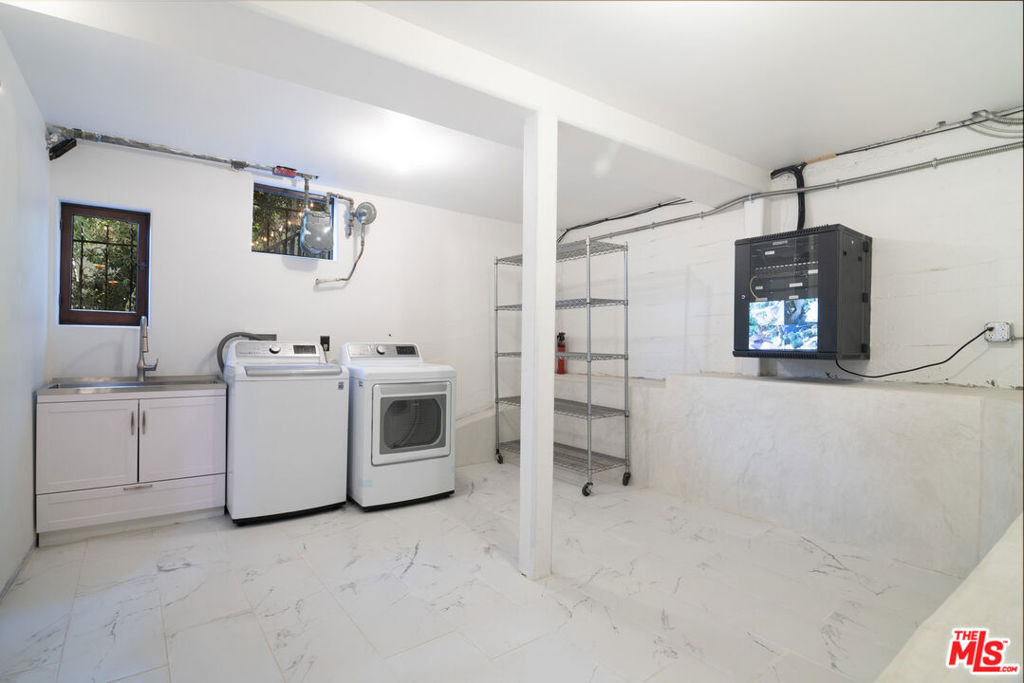 3475 N Knoll Drive - Photo 30
