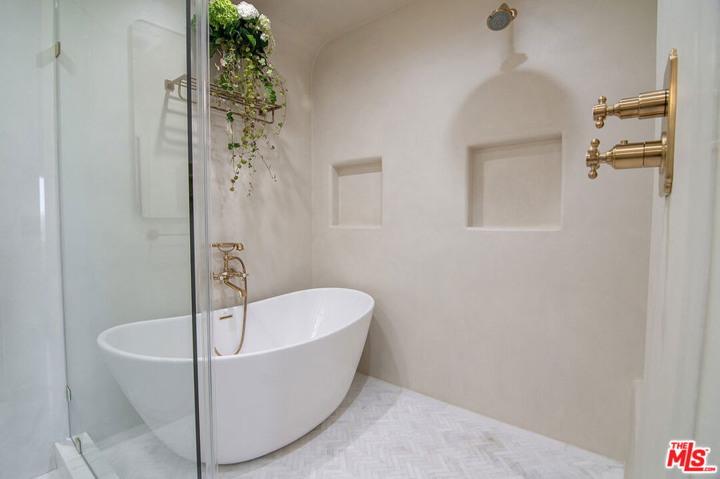 3475 N Knoll Drive - Photo 23