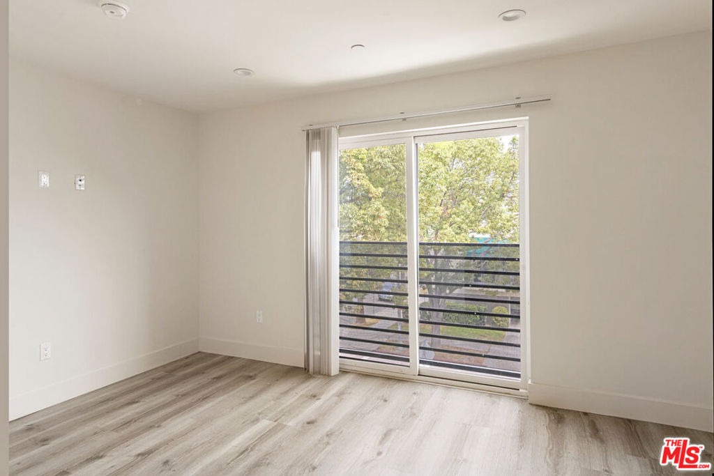 5456 1/2 Barton Avenue - Photo 13