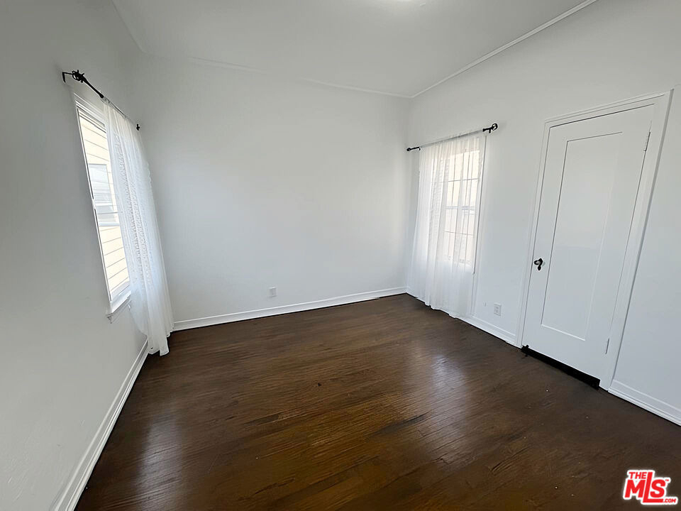 1525 1/2 S Orange Grove Avenue - Photo 13