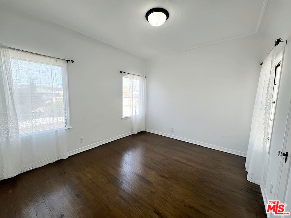 1525 1/2 S Orange Grove Avenue - Photo 12