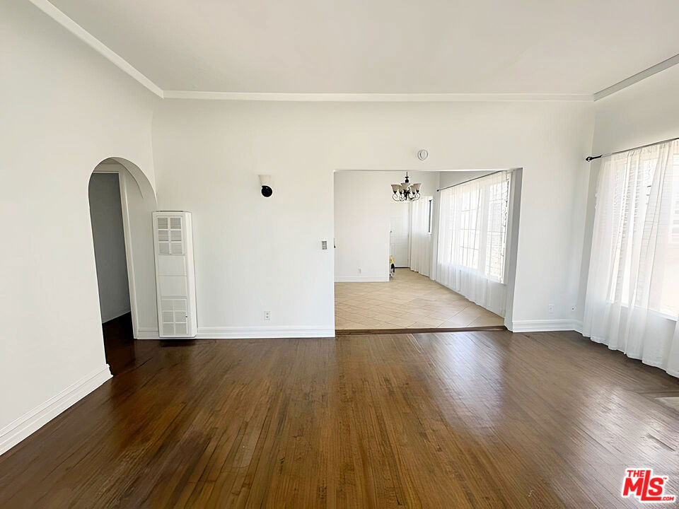 1525 1/2 S Orange Grove Avenue - Photo 4