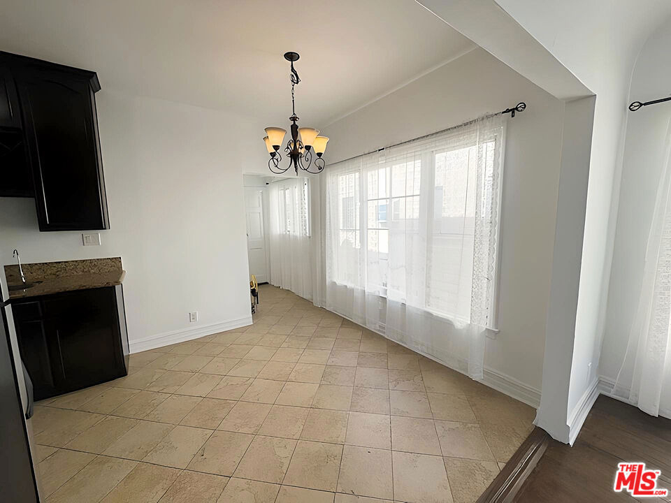 1525 1/2 S Orange Grove Avenue - Photo 11