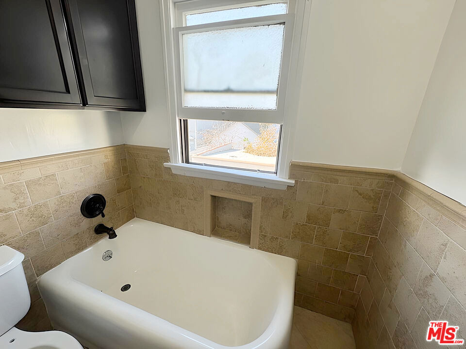 1525 1/2 S Orange Grove Avenue - Photo 15