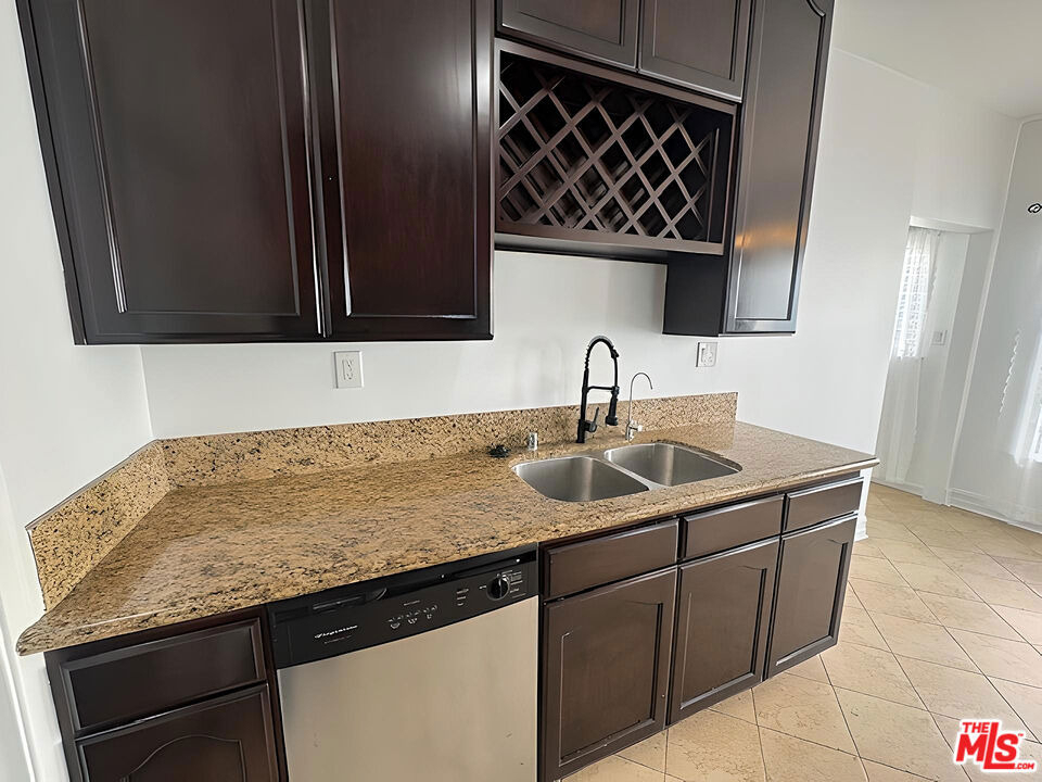 1525 1/2 S Orange Grove Avenue - Photo 10