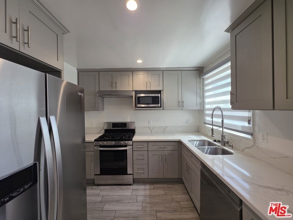 102 Gaviota Avenue - Photo 21