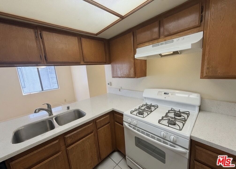 13406 Moorpark Street - Photo 9