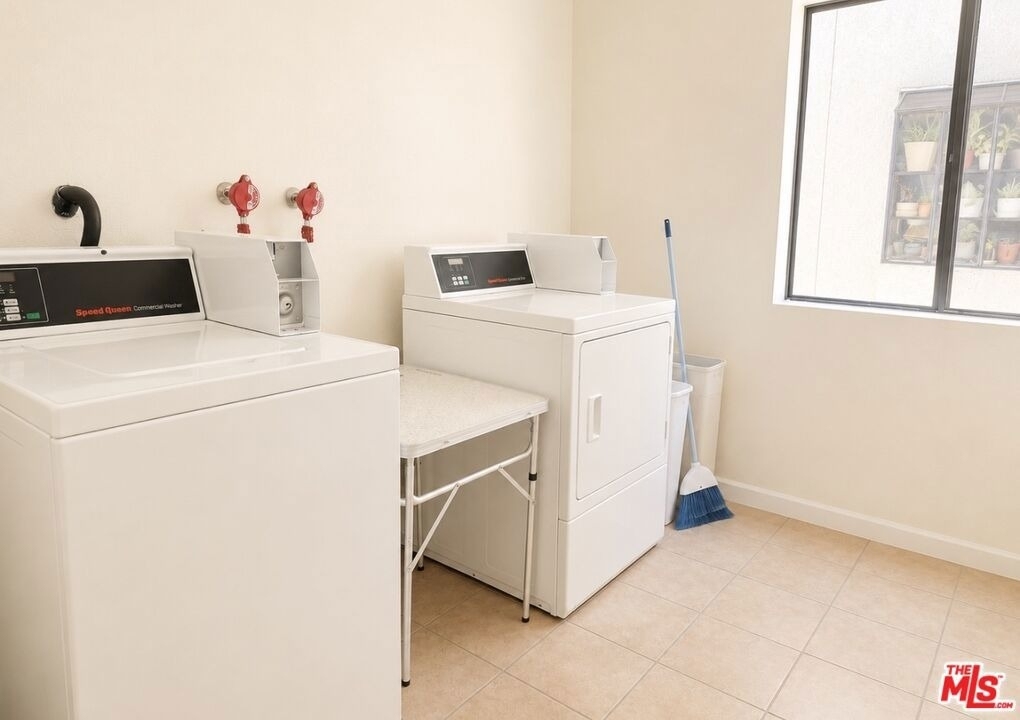 13406 Moorpark Street - Photo 18