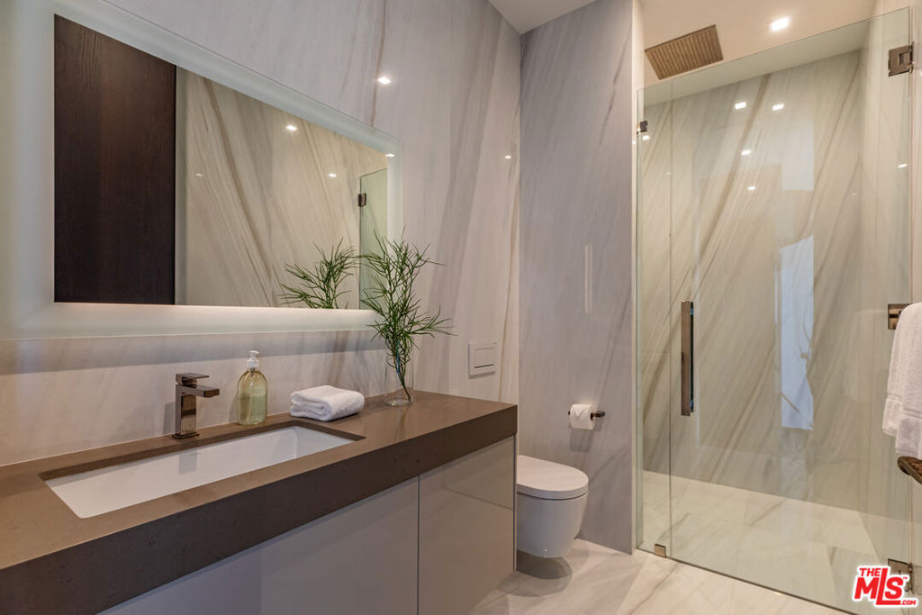 9364 Beverly Crest Drive - Photo 15