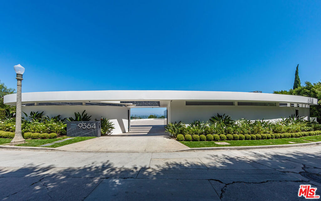 9364 Beverly Crest Drive - Photo 1