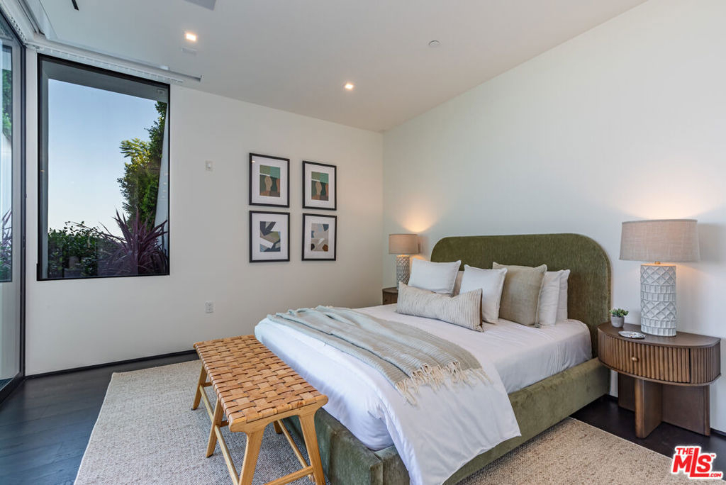 9364 Beverly Crest Drive - Photo 16
