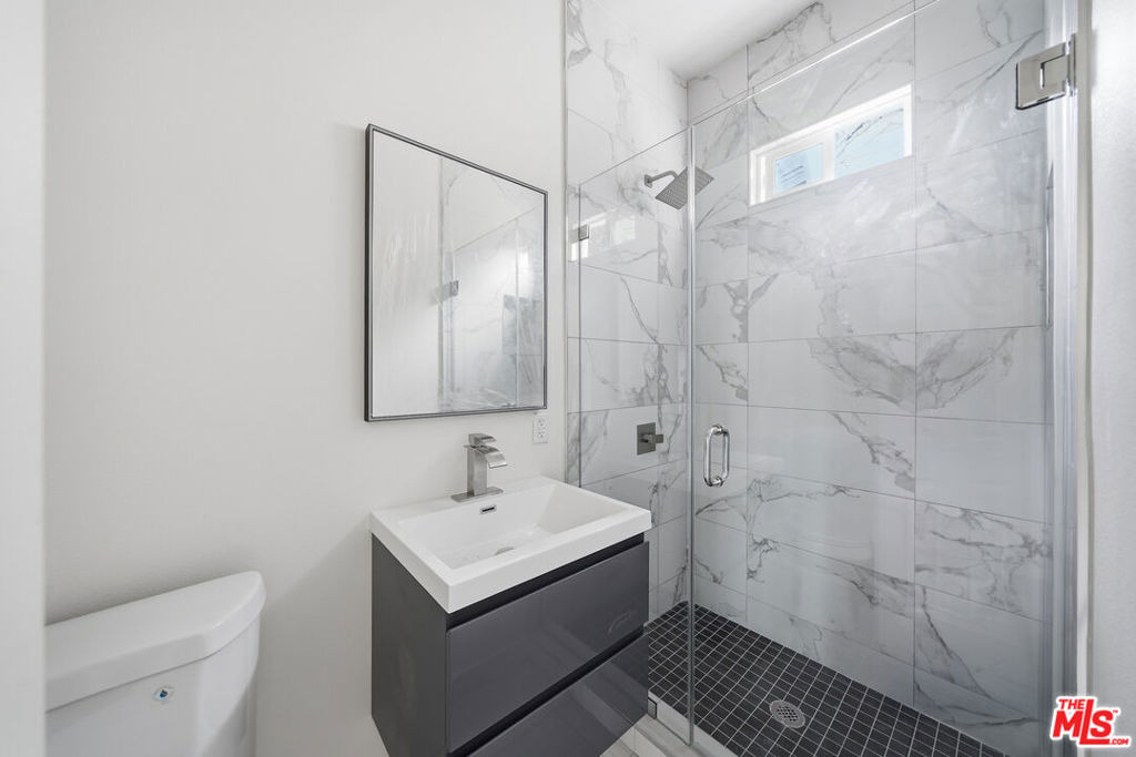3020 W 12th Street - Photo 4