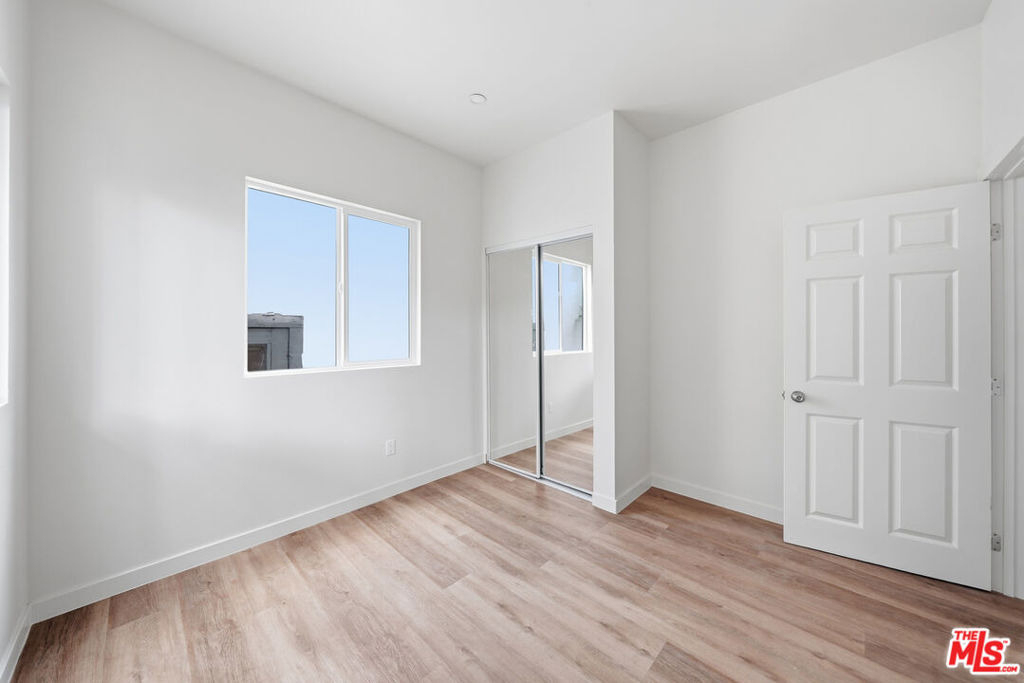 3020 W 12th Street - Photo 3