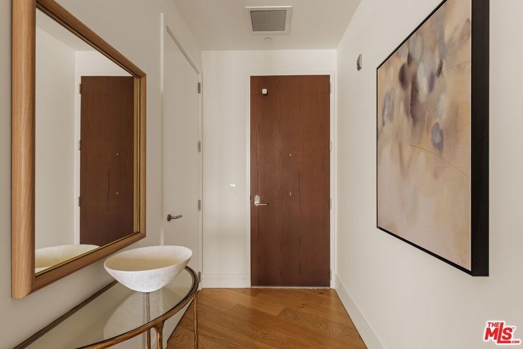 211 W Elm Court - Photo 1