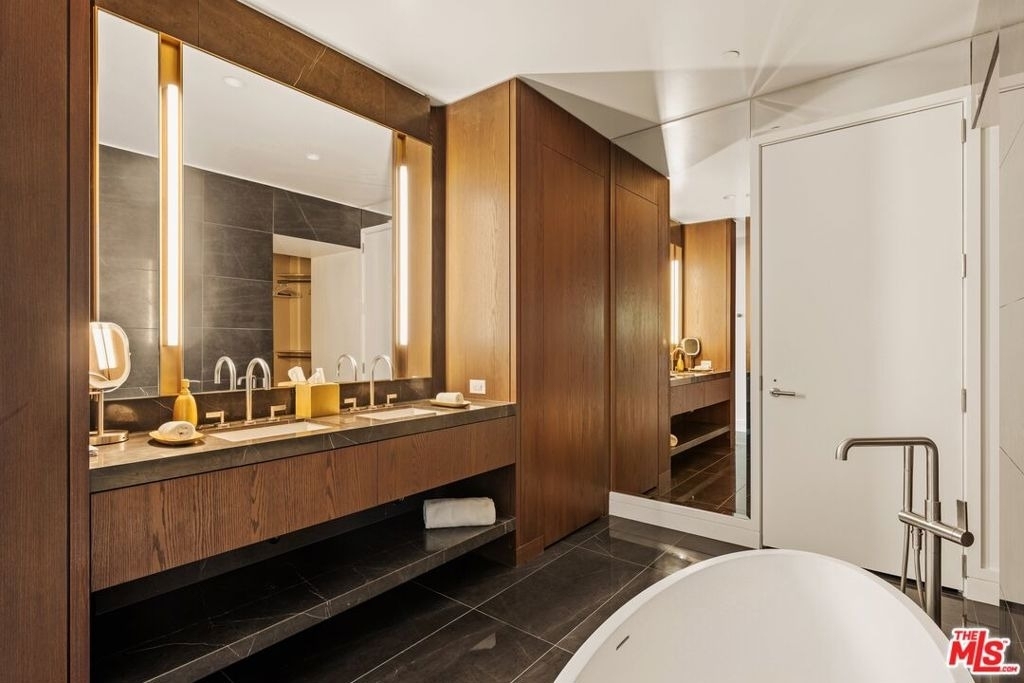 211 W Elm Court - Photo 12
